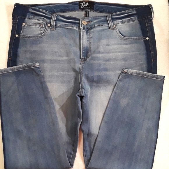 "Celebrity Pink" Midrise Ankle Skinny Jeans. Womens Plus Size: W20x27L - Picture 1 of 8